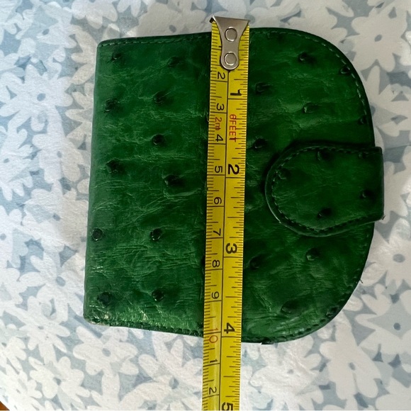 Genuine Ostrich Leather Bifold Wallet – Stunning Green, Pristine Condition! - Picture 9 of 10